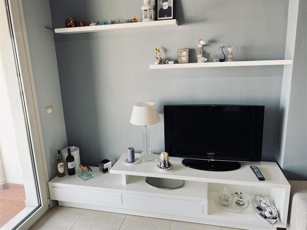 Apartment 2+1 for rent in neighborhood 17 Durres