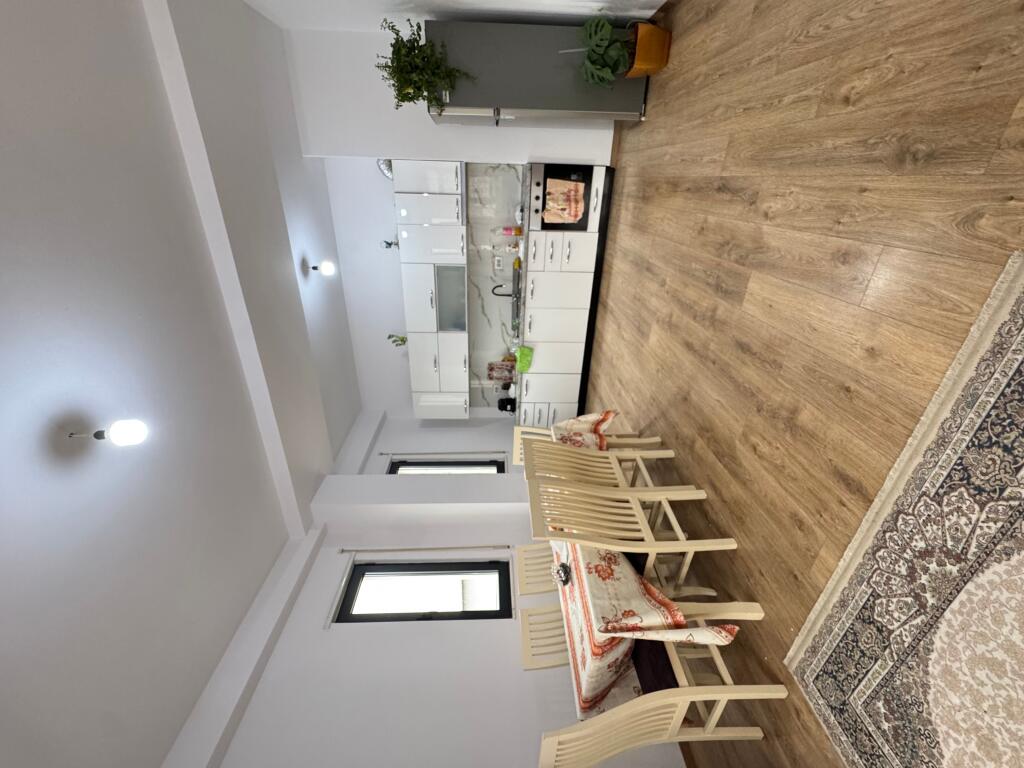 Jepet me qera 2+1+P Kompleksi Erli, Porcelan