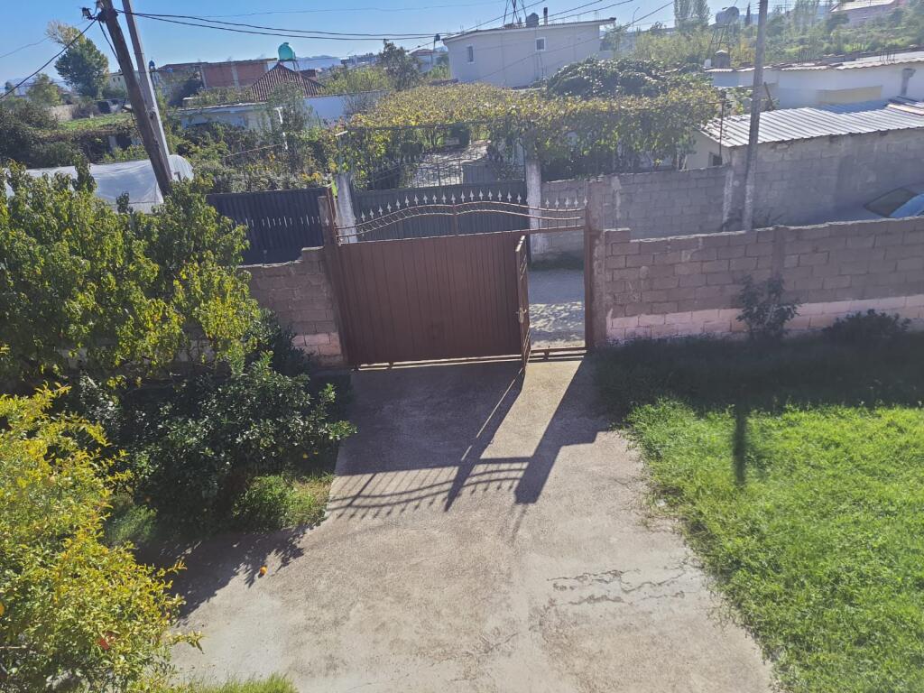 Shtepi private me qera 2 kateshe