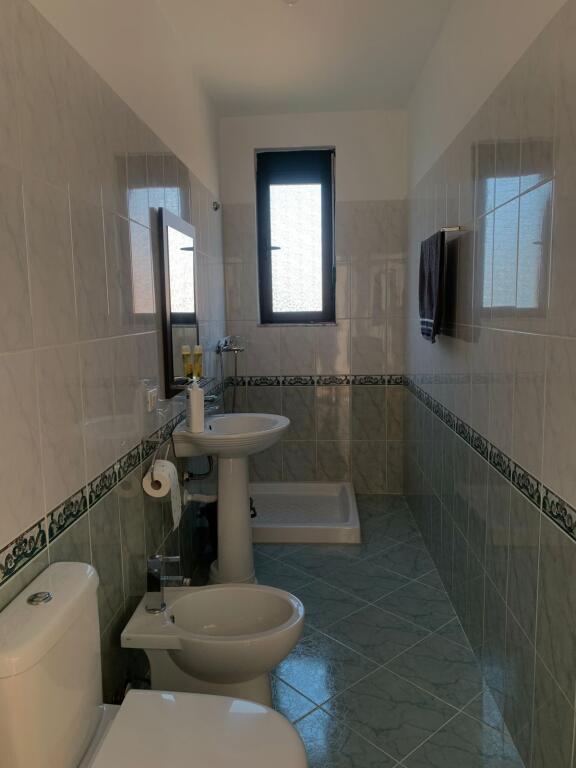 Jepet apartament me qera 1+1