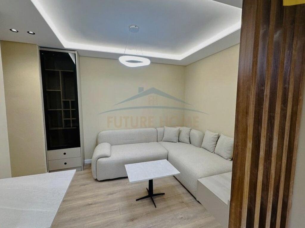 Shitet Apartament 1+1, Mozaiku i Tiranes , 21 dhjetori