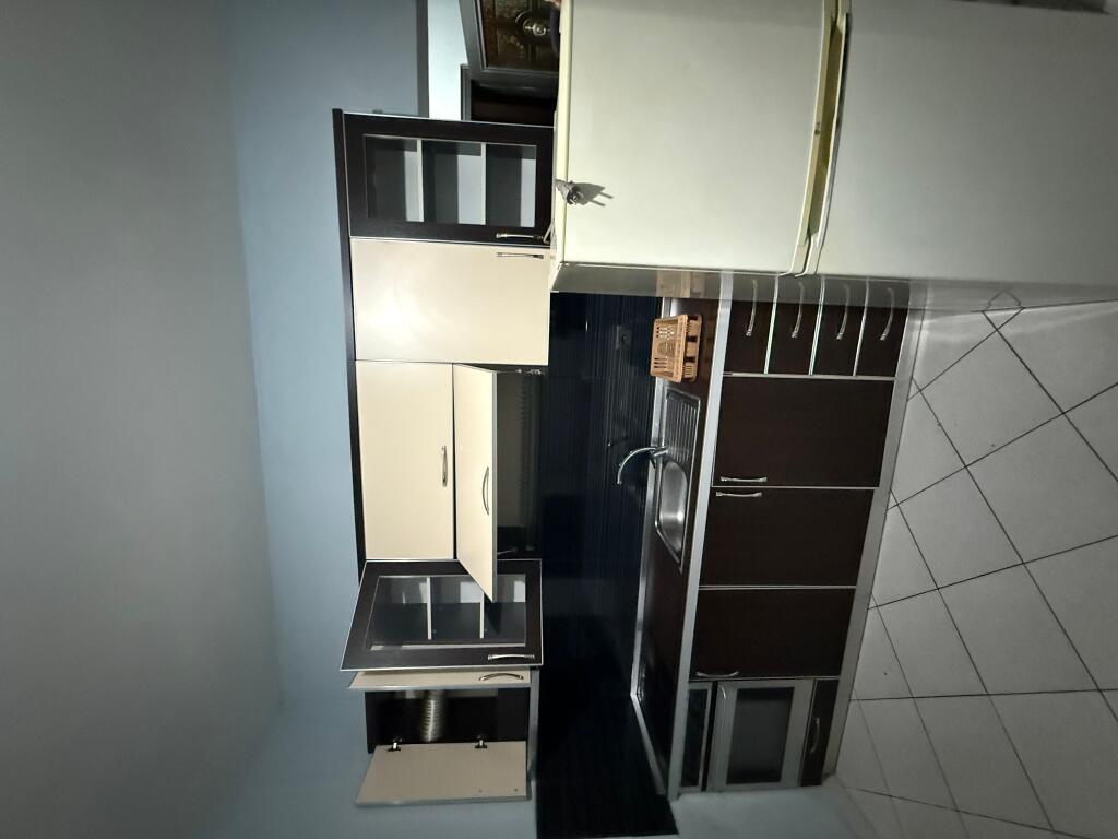 Siri kodra, shtepi me qera 1+1,  40,000 leke