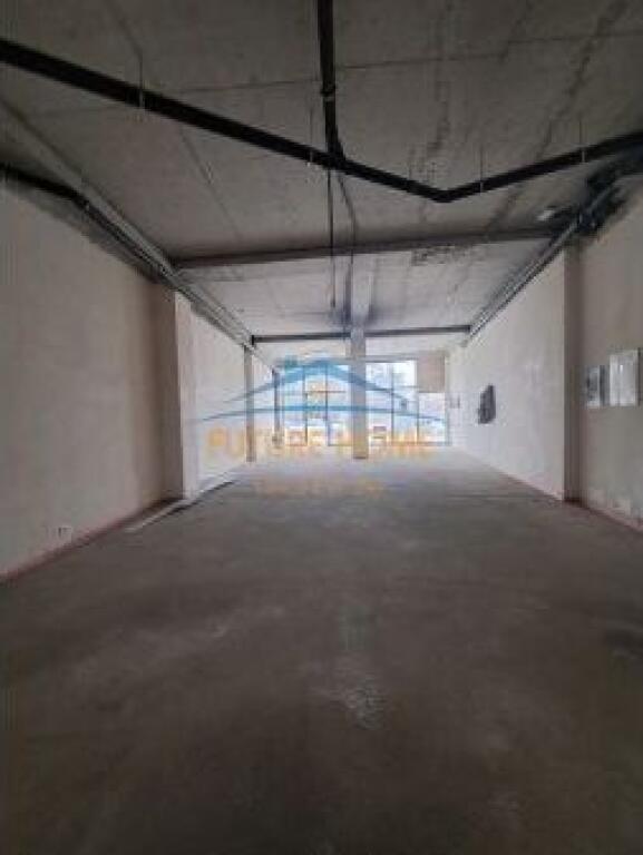 In Vendita, Locale Commerciale, Lake View Residence