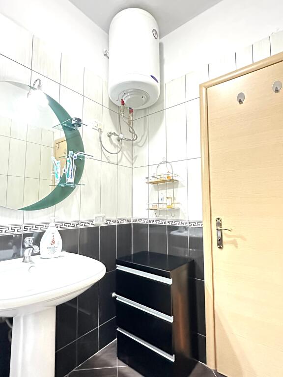 Apartament, Rrapo Hekali, Kodra e Diellit