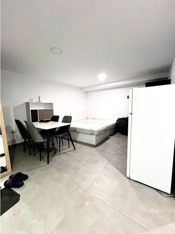 Liqeni i Thate, shitet garsionere 60,001 €