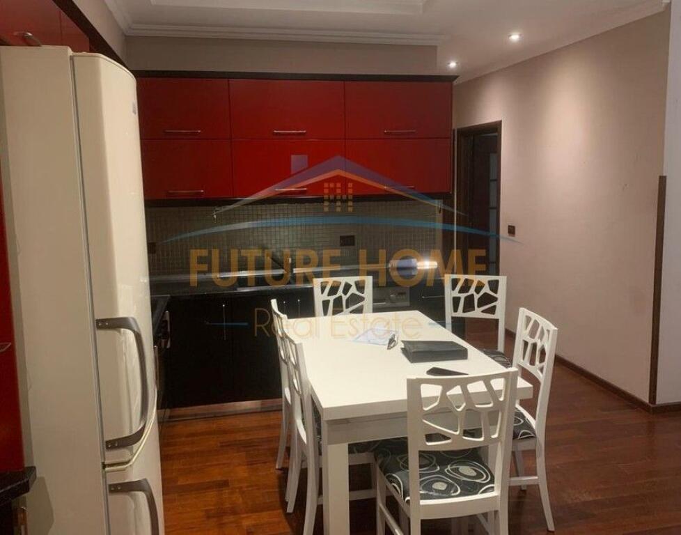 Shitet, Apartament 2+1+2+Post Parkimi, Rruga Marko Bocari