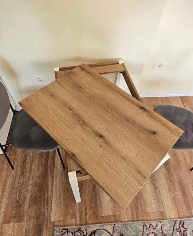 Jepet Me Qera Apartament 1+1+1 Ballkon