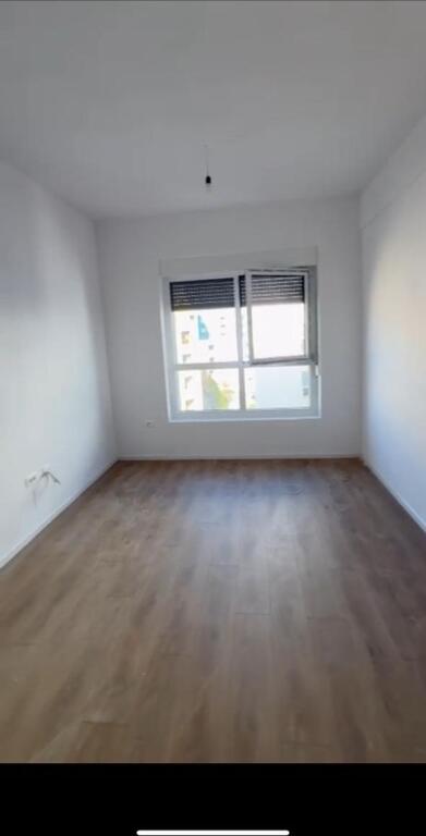 Jepet me Qira Apartament 1+1, Pabanuar Më Parë - Mangalem