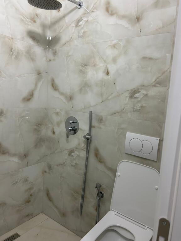 SHITET SUPER GARSIONIERE , 30M larg detit , SHKEMBI KAVAJES .