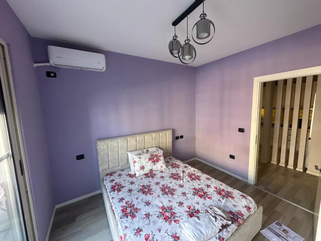 Jepet me qira apartament 2+1 në Astir pranë Xhameros!
