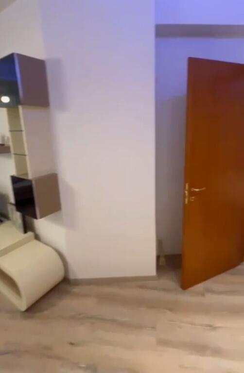 Apartment 2+1 for rent at Komuna e Parisit