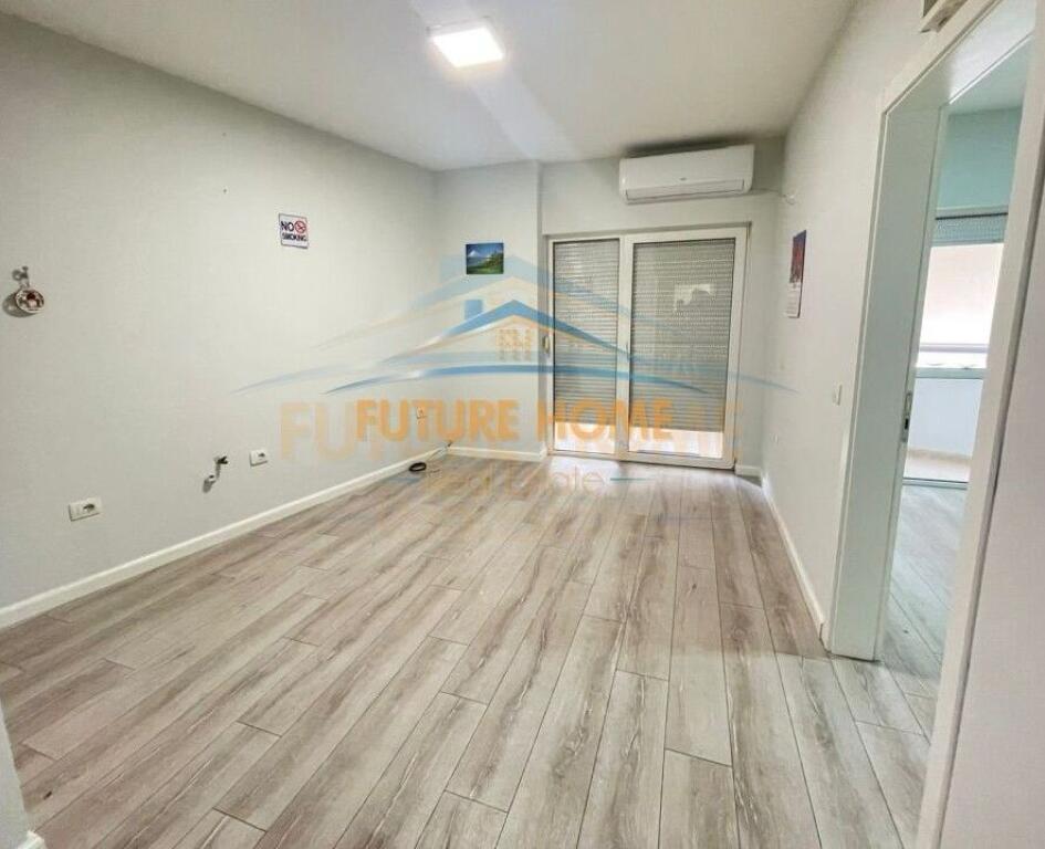 Qira, Ambient Biznesi, Zogu i Zi, Tirane.