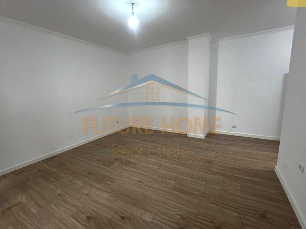 In vendita, Appartamento 2+1, Via Bogdaneve