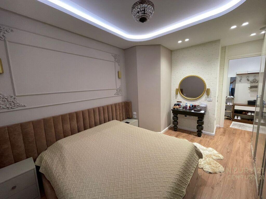 Apartment 3+1+2 for sale in Park Gate Residence, Elbasan Street