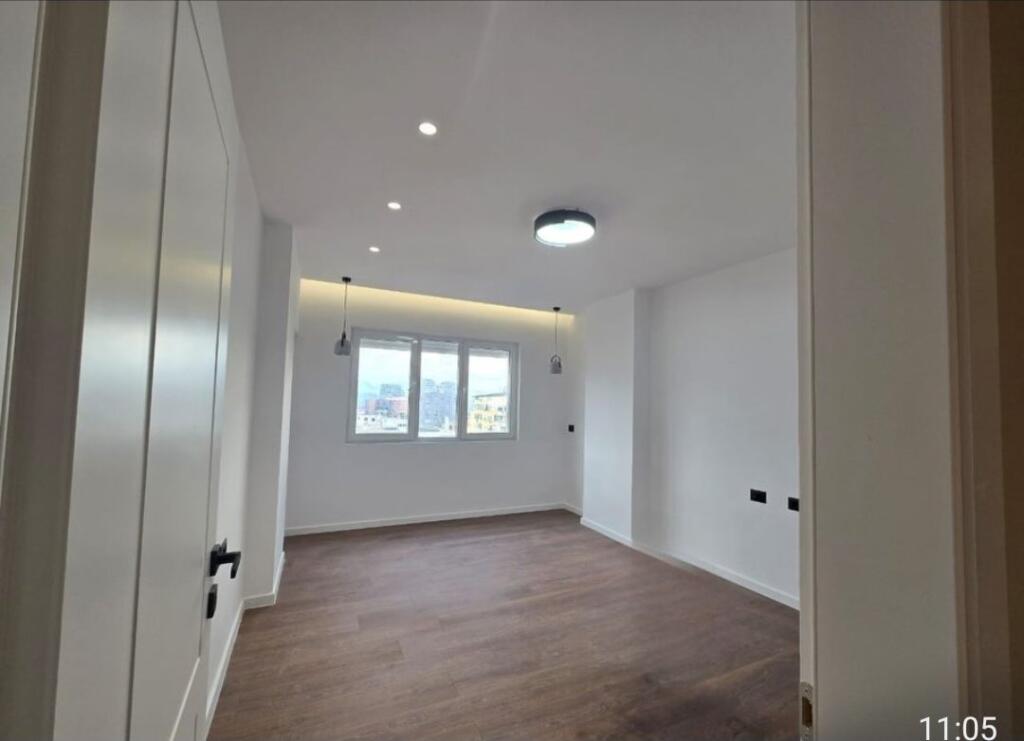 COMMUNE OF PARIS, we sell a super apartment 2+1+2.