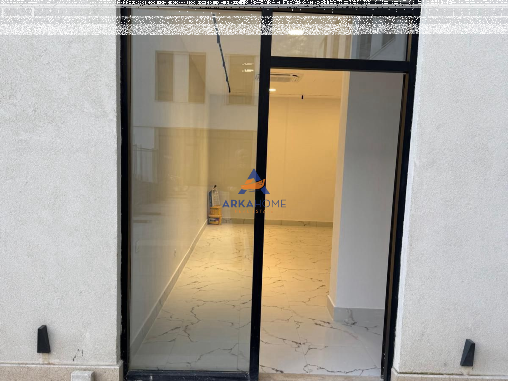 SHOP FOR RENT 38M2 "MINE PEZA STREET, AT DONIKA CENTER" 900 EURO
