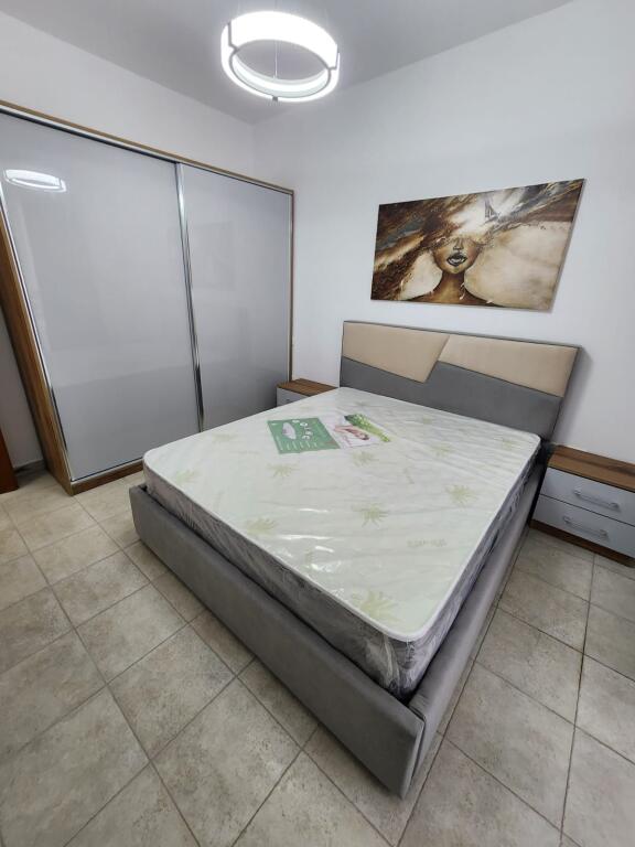 SHITET APARTAMENT 1+1 PRANË HOTEL ADRIATIK