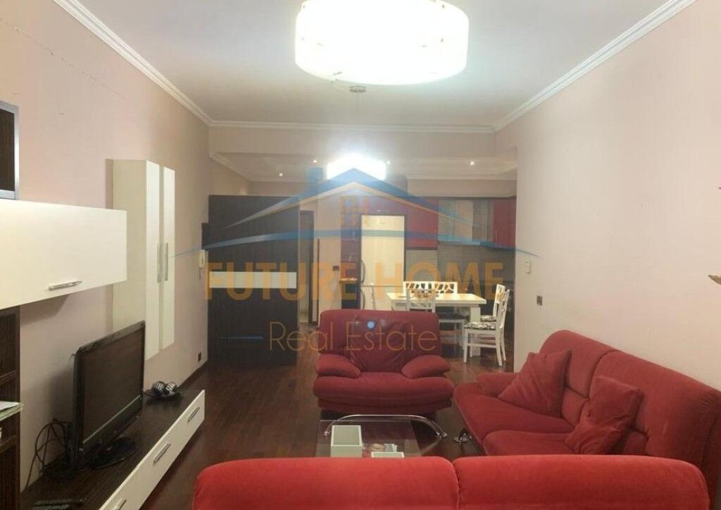 Shitet, Apartament 2+1+2+Post Parkimi, Rruga Marko Bocari