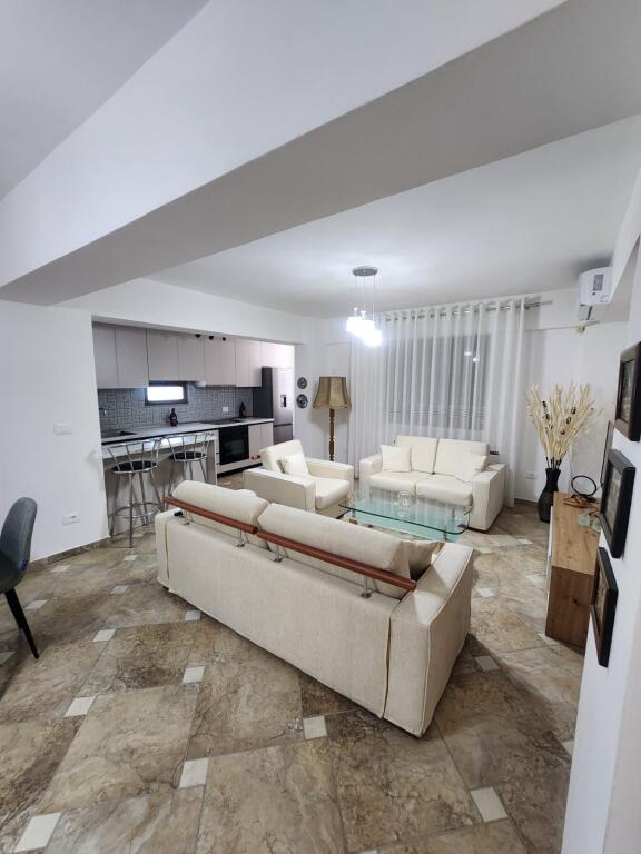 APARTAMENT 2+1 PER QERA PRANE STADIUMIT