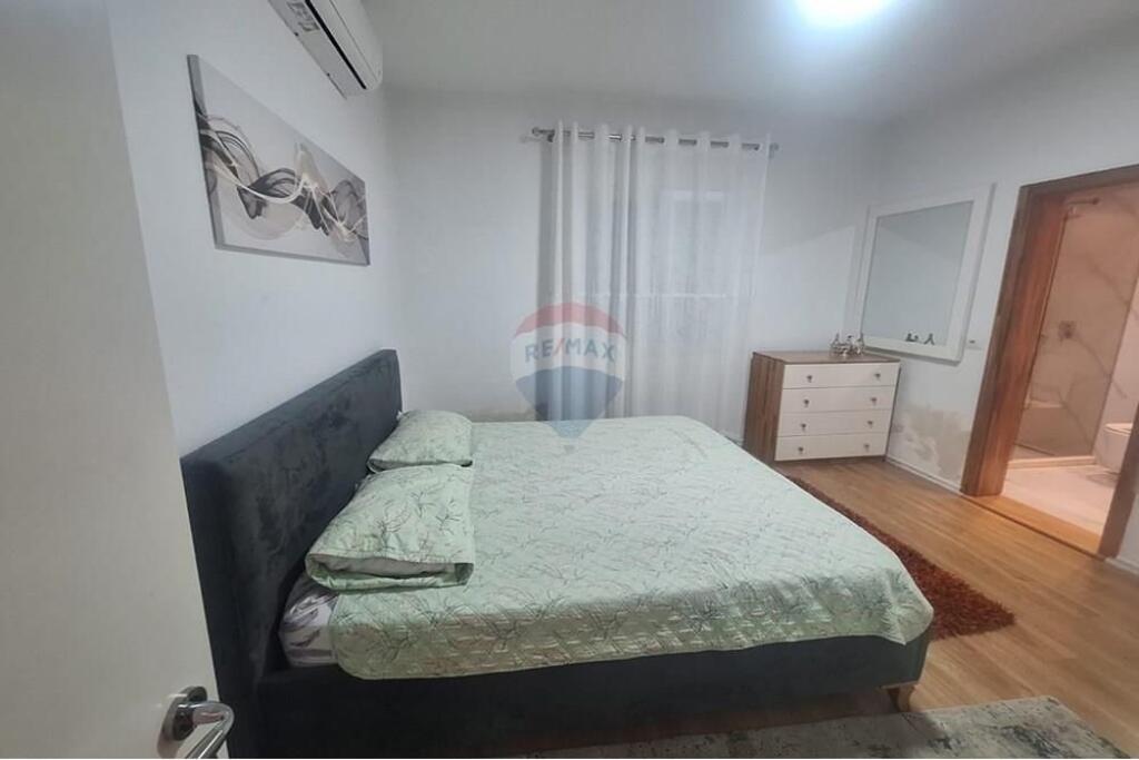 Appartamento moderno 3+1+2+parcheggio in affitto a Don Bosko, primo piano di una villa