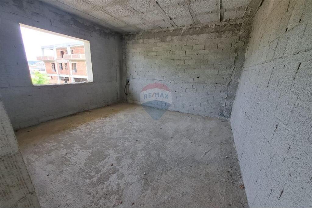3-storey building, Vlore