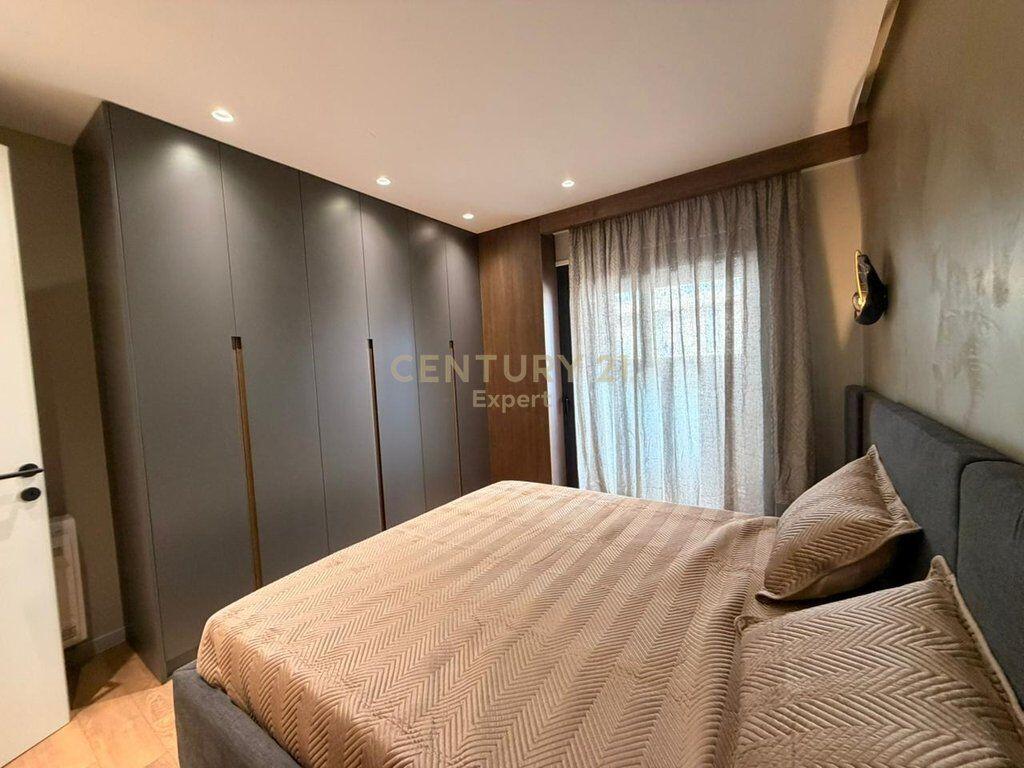 Apartament 2+1+2+Parkim Rruga e Durresit