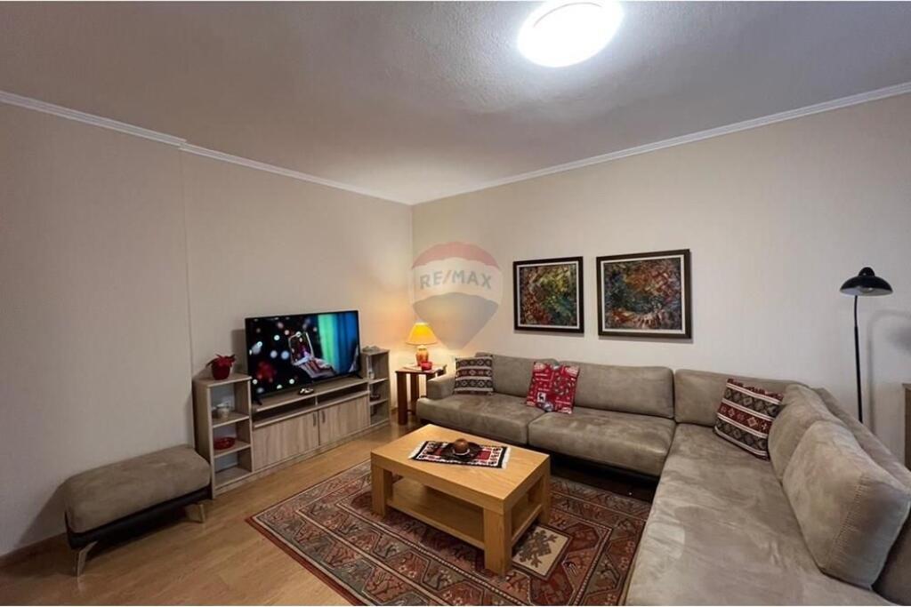 Apartment 1+1 for Rent at Pazari i Ri