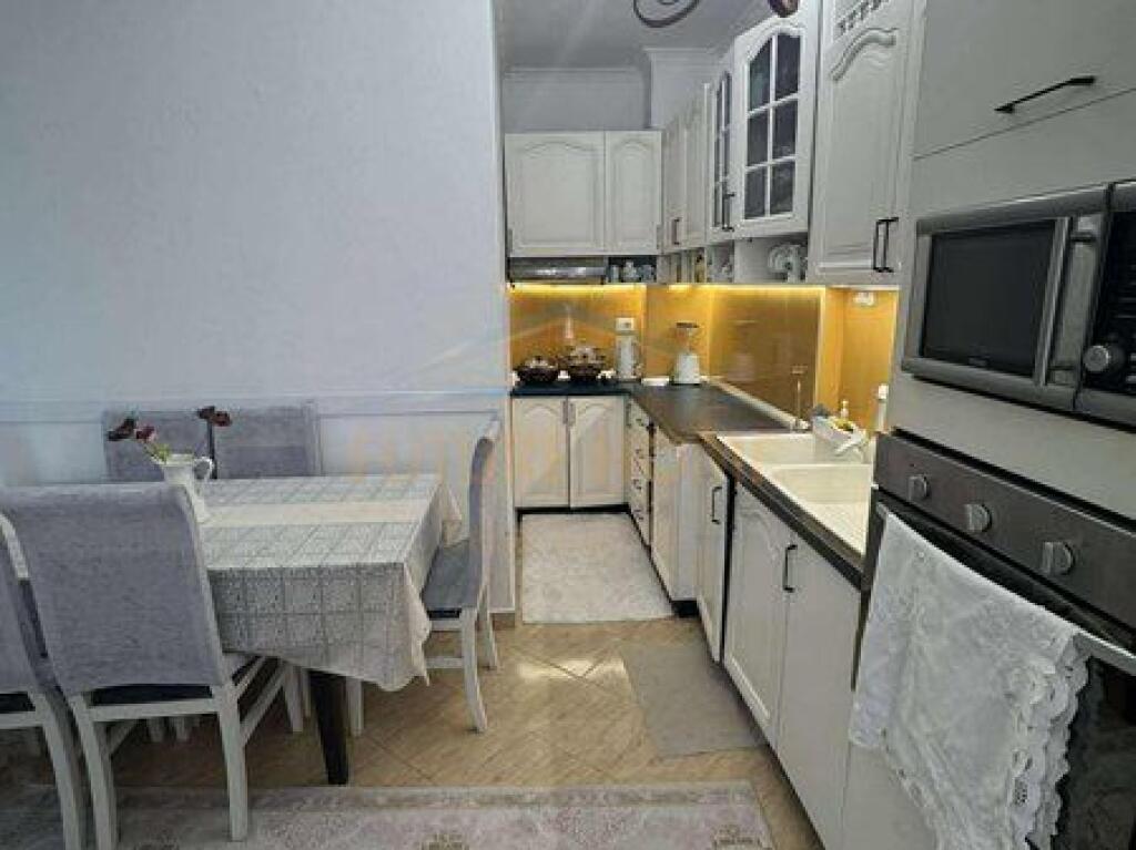 For sale, 1+1 apartment, Unaza e Re.
