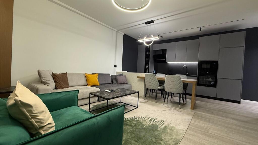 Qira apartament 1+1 me Post Parkimi i sapomobiluar , fundi Bulevardi i Ri !!