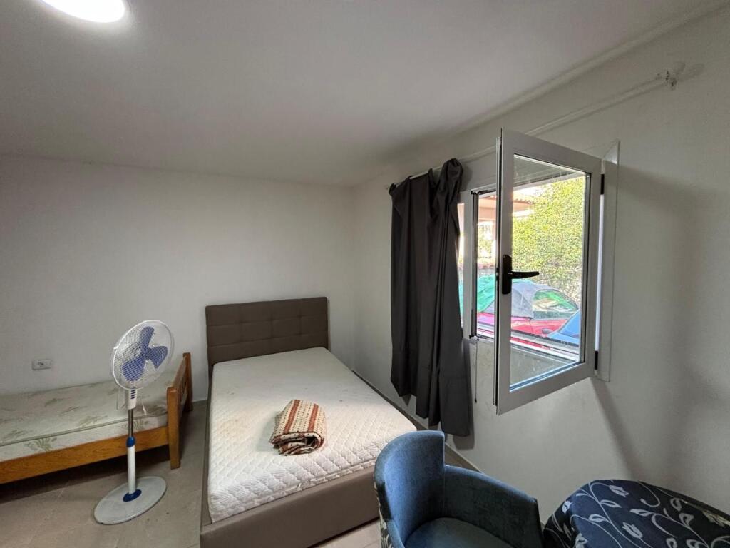 Gas cooker for rent in Astir