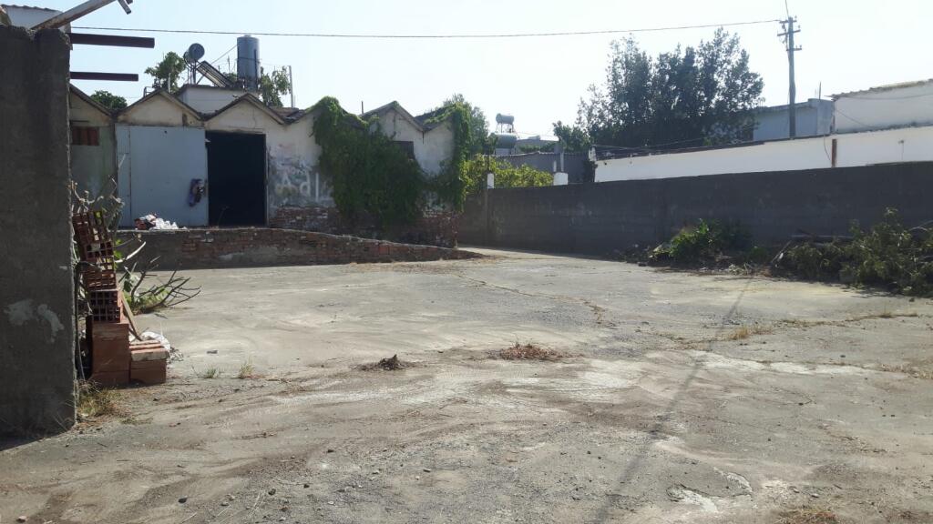WAREHOUSE AND YARD FOR SALE, NEAR THE FORMER ZDRUKTHTARIA (old cemetery)
