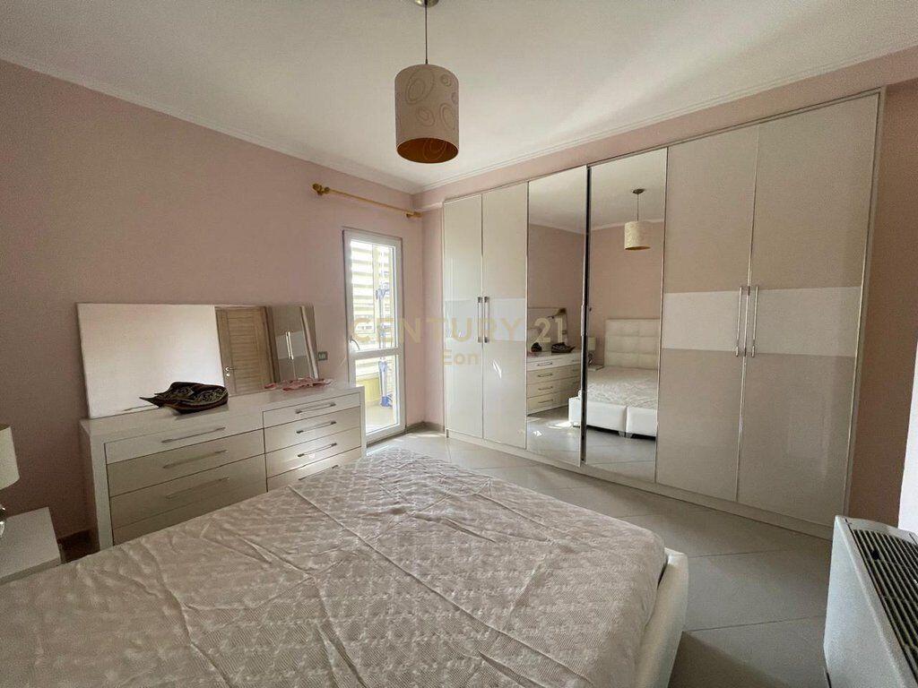 Jepet me Qira Apartament 3+1+2 te Kopeshti " Sotir Noka , "Durrës !