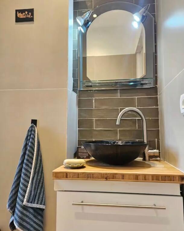 Jepet Me Qera Apartament 1+1+1 Ballkon