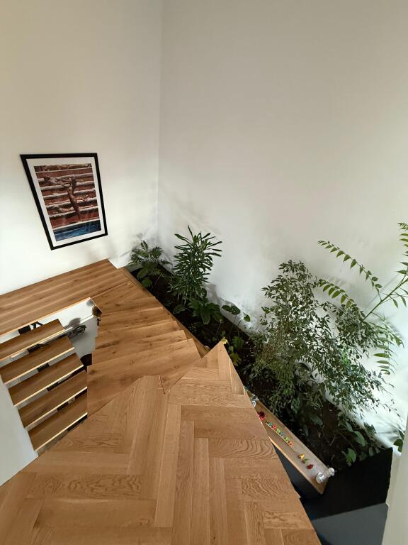 VILE 2 KATESHE PER QERA PRANE MULLETIT