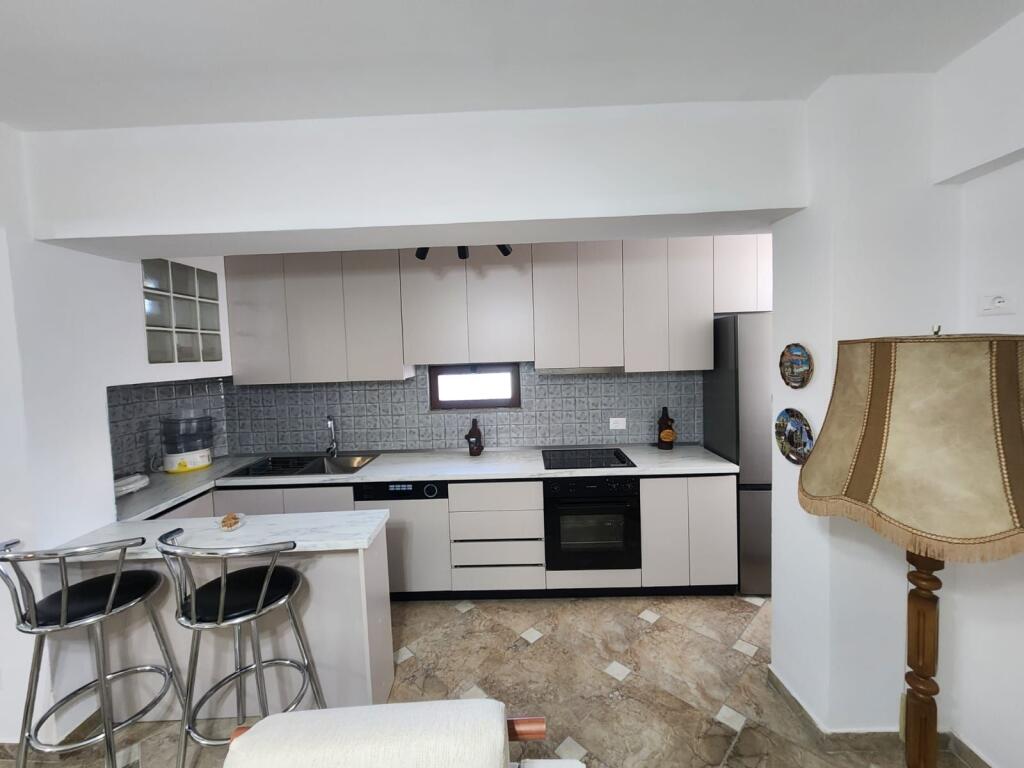 APARTAMENT 2+1 PER QERA PRANE STADIUMIT