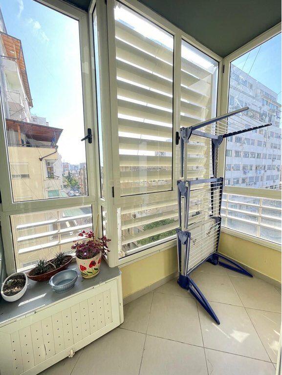 Jepet me Qira Apartament 3+1+2 te Kopeshti " Sotir Noka , "Durrës !