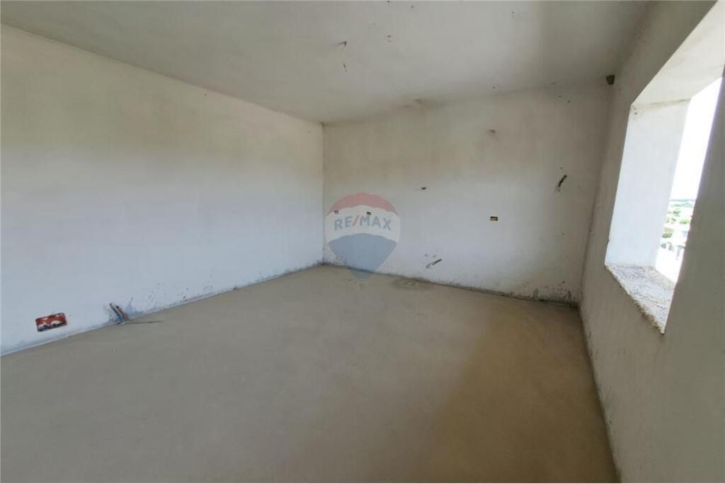 3-storey building, Vlore