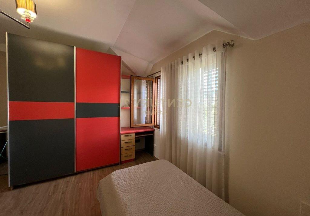 Apartament 3+1 me qira tek Liqeni Artificial  ,  