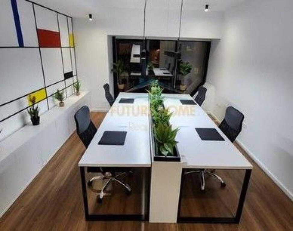 Qera, Ambient zyre,Square 21, Rruga e Kavajes, Tirane !