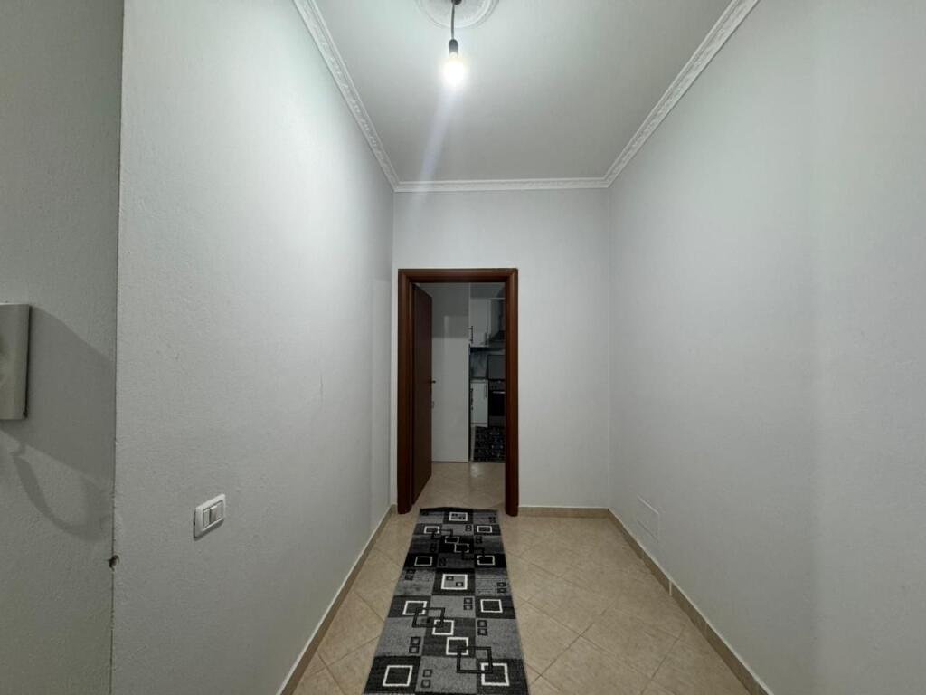 Jepet me qira apartament 1+1,Plazh Rrota e Kuqe,Durres