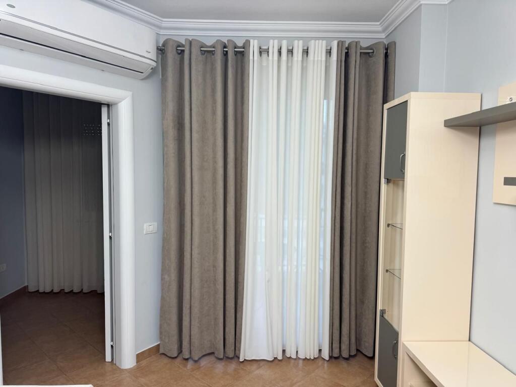 JEPET ME QERA APARTAMENT 2+1 📍 Rruga e Kavajës – pas Kishës