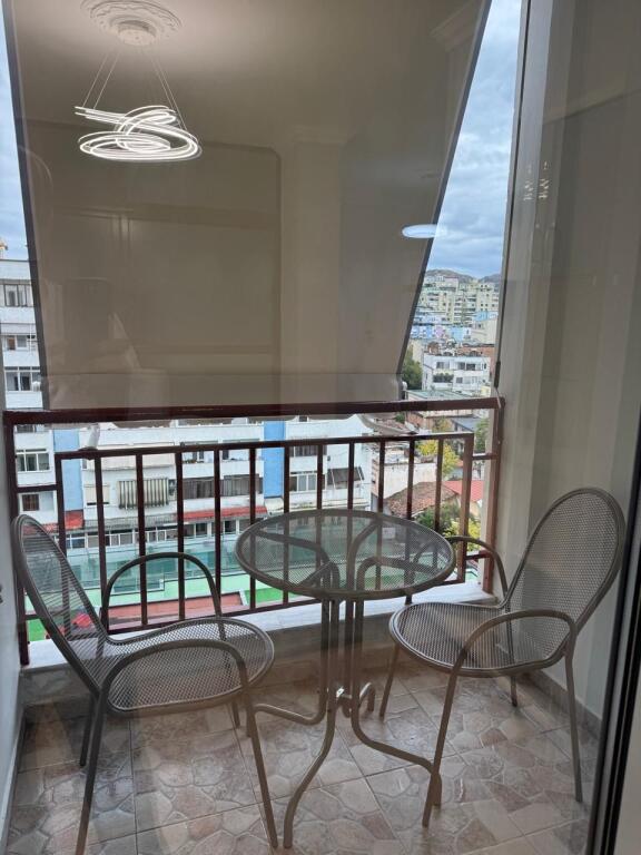 JEPET ME QERA APARTAMENT 2+1 📍 Rruga e Kavajës – pas Kishës