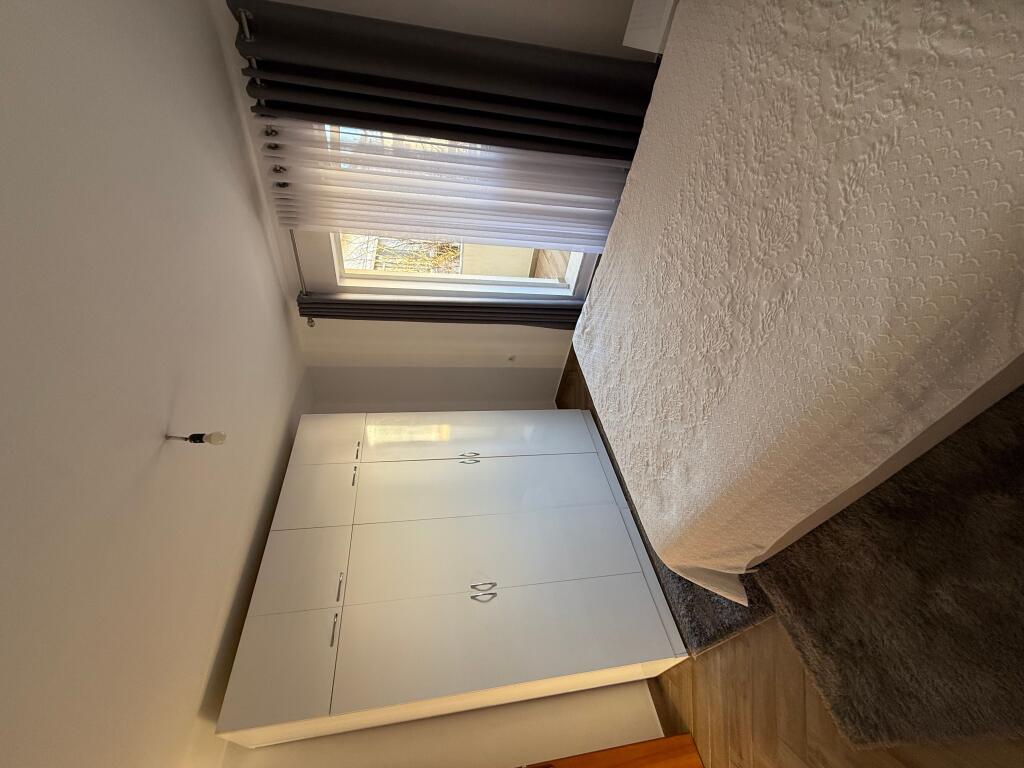 Jepet vile 2 katshe me qera