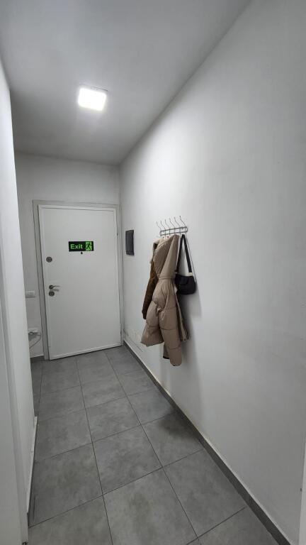 🟢 OKAZION - ZYRË E KOMPLETUAR ME QIRA (SHARED OFFICE)