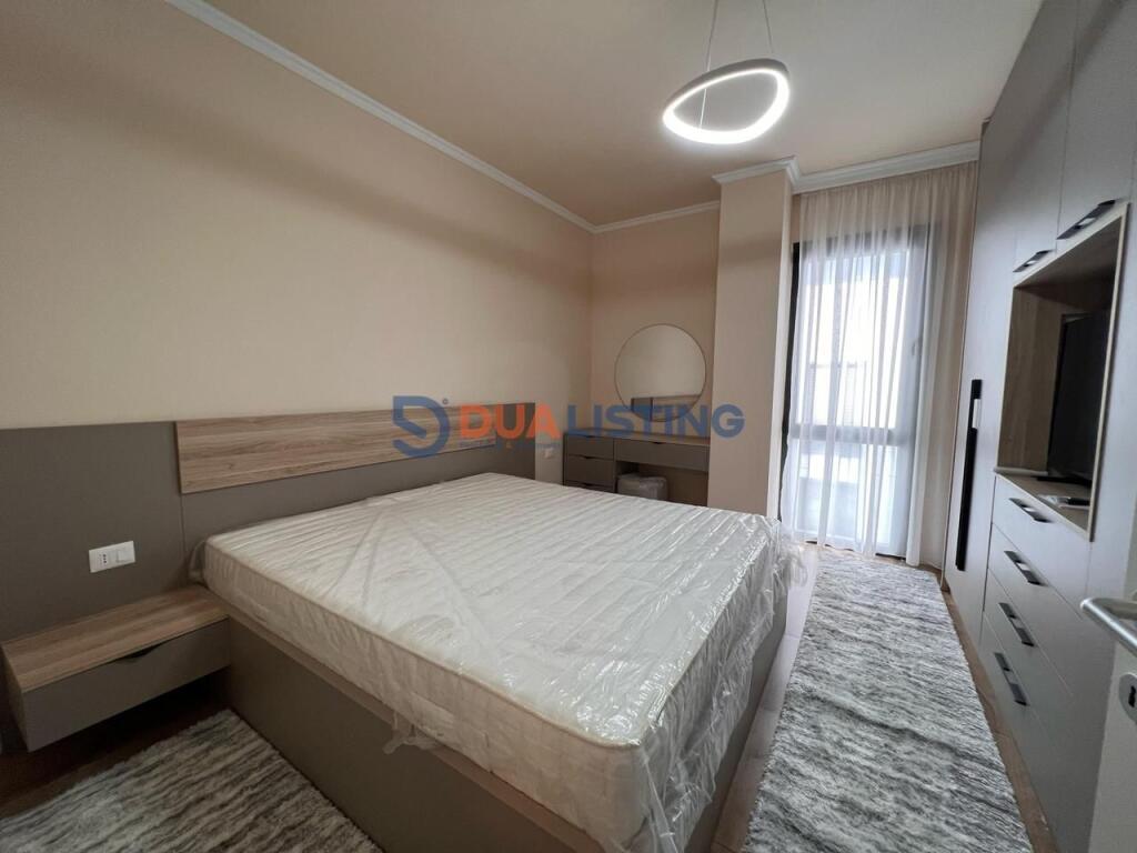 Jepet me qira Apartament 1+1 me Post Parkimi - Liqeni Thate