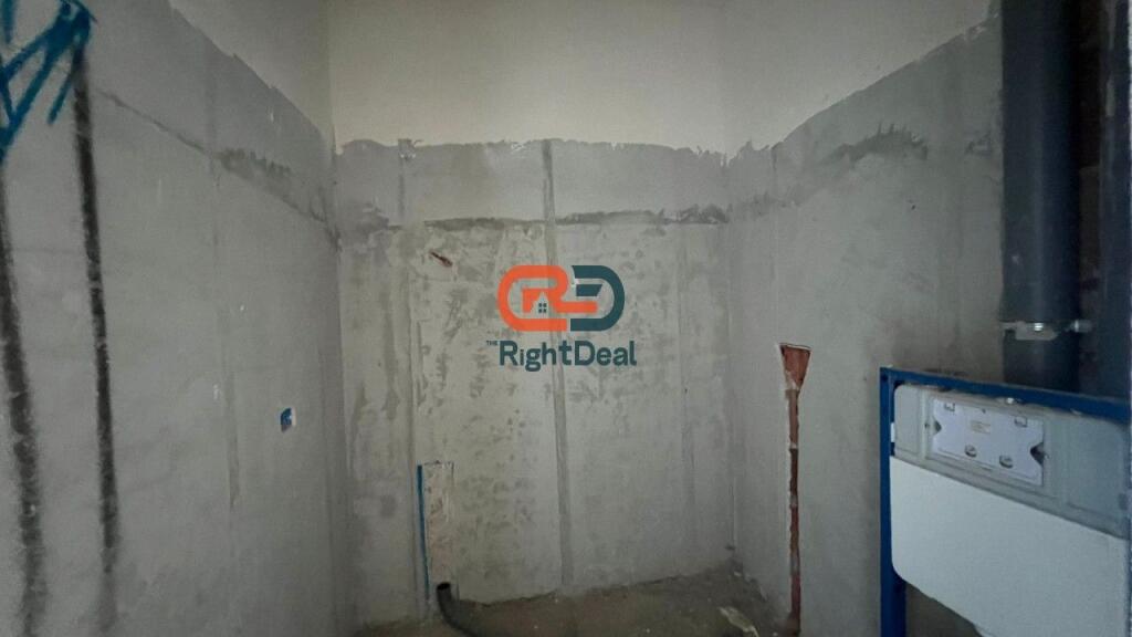 In Paskuqan, at British Residence, a 3+1+2 Apartment Perfect for Division into Two 1+1 Apartments is for Sale!!!