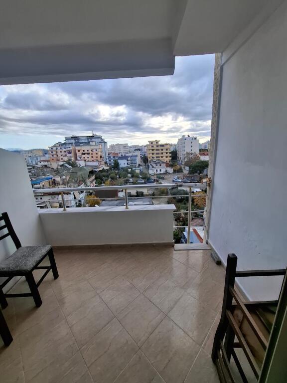 Jepet apartament me qera 1+1