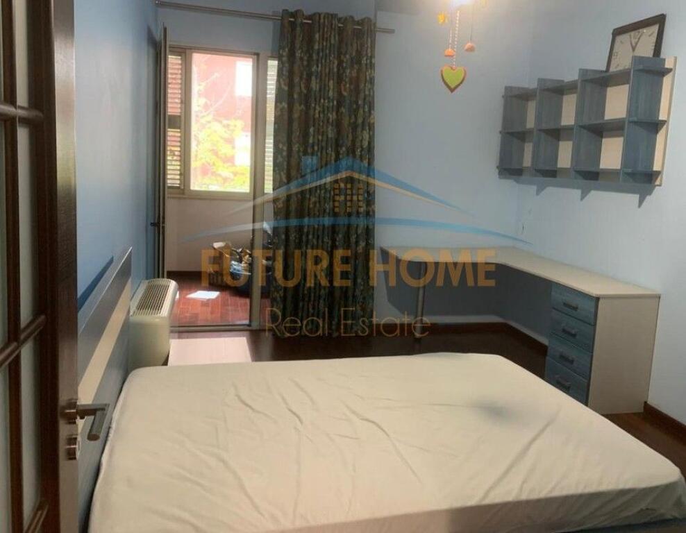 Shitet, Apartament 2+1+2+Post Parkimi, Rruga Marko Bocari