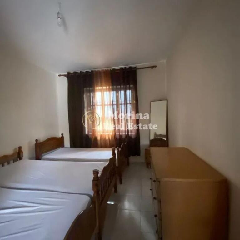 Rent | Private house 1 + 1 | Dibrës Street | 300 €/month