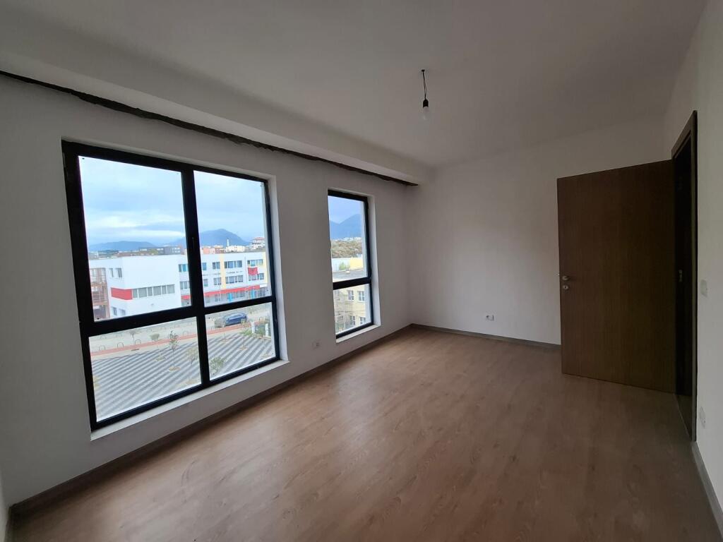 5 Maji Shitet Apartament 2+1+2